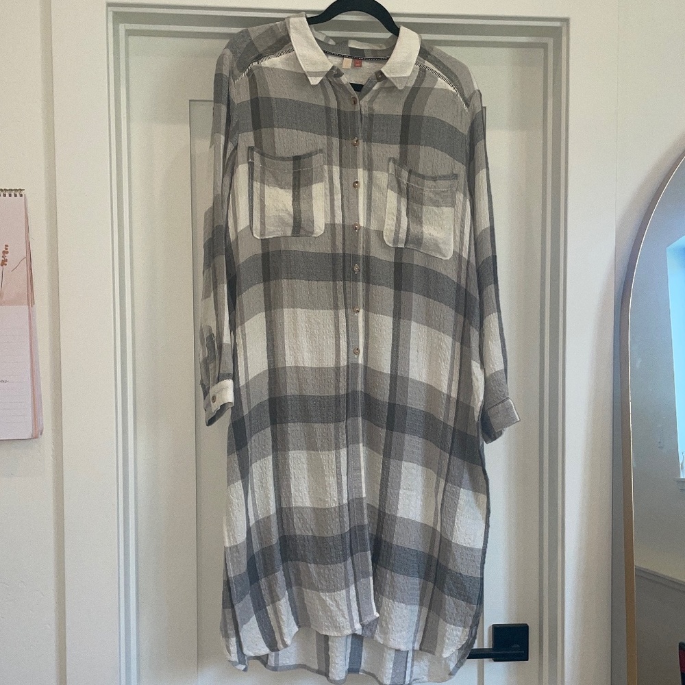 PILCRO Anthropologie long button up blouse size Large petite